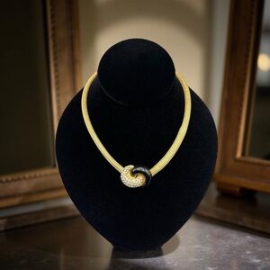 ⚜️Vintage Christian Dior Gold Tone Choker Necklace | Love Knot Crystal Pendant⚜️